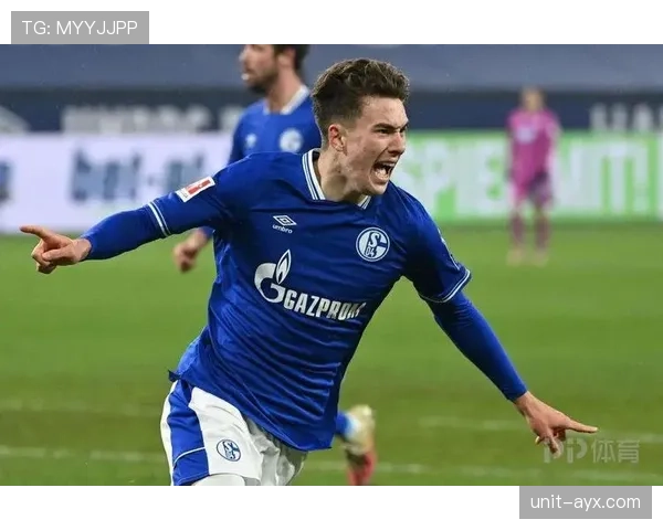 沙尔克战术解析：新教练上任首秀，球队打法迎来关键转变