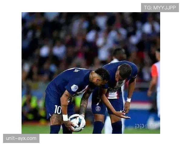 阿什拉夫和坎塞洛风格相似，新星后卫引发球迷热议