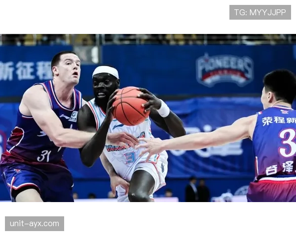 费耶防守数据亮眼,防线稳固成连胜关键,未来对手需严阵以待 费耶防守数据亮眼,防线稳固成连胜关键,未来对手需严阵以待