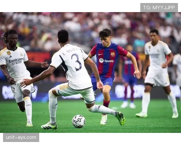 西甲转会窗即将开启，豪门激烈争夺新星引关注